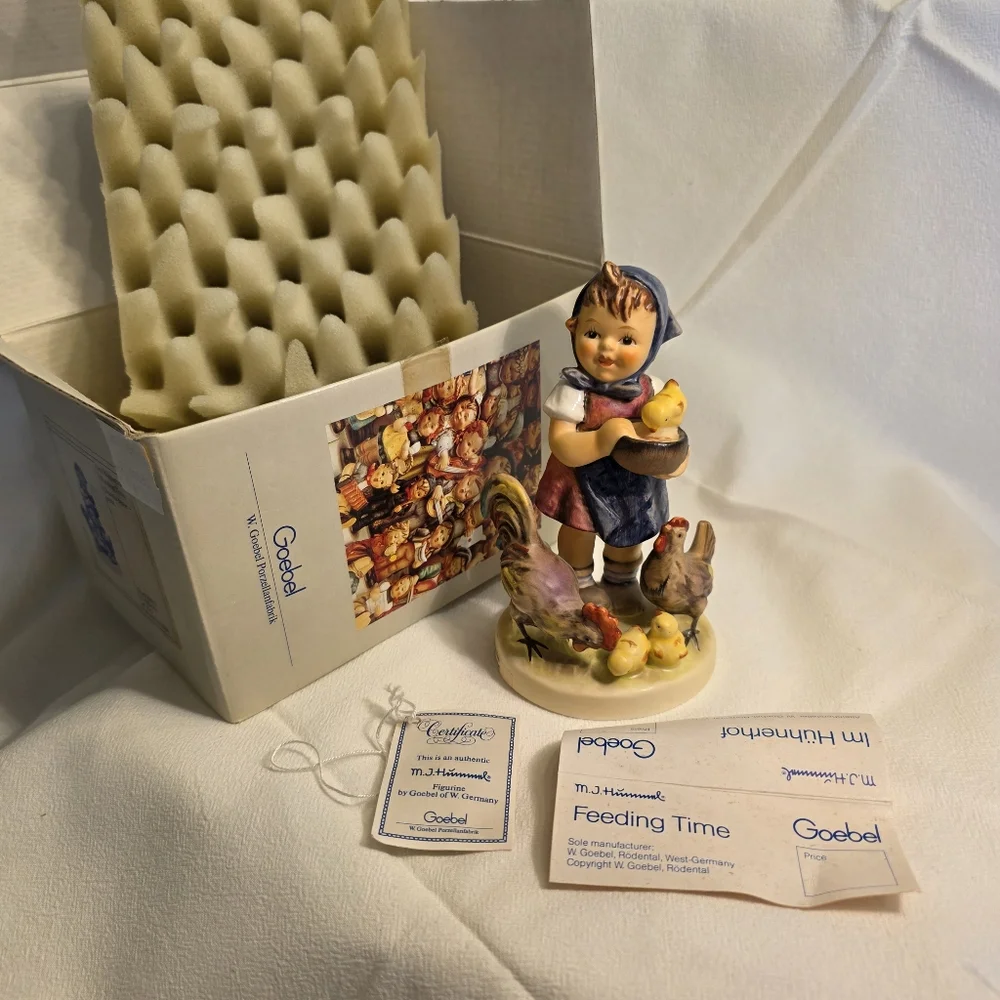 Vintage Goebel Hummel Feeding Time Figurine Girl Chickens TMK 6 1986 Retired